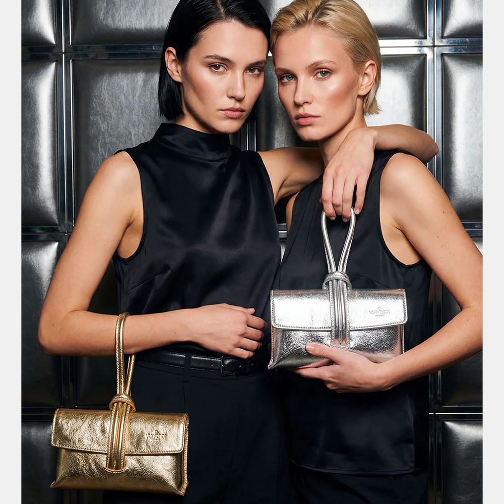 Borsa Clutch a Mano con Tracolla VIAVERDI in Pelle Nera Made in Italy linea Castiglione - Image 5
