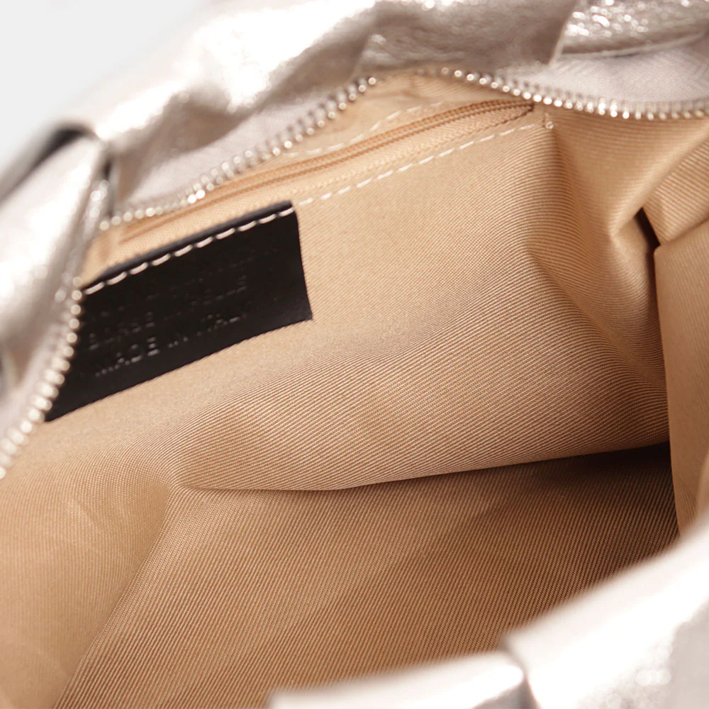 Borsa Hobo a Spalla con Catena VIAVERDI in Pelle Argento Made in Italy linea Monteriggioni - Image 6