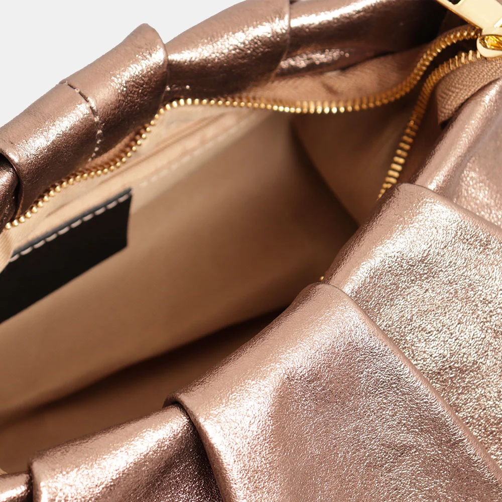 Borsa Hobo a Spalla con Catena VIAVERDI in Pelle Bronzo Made in Italy linea Monteriggioni - Image 6